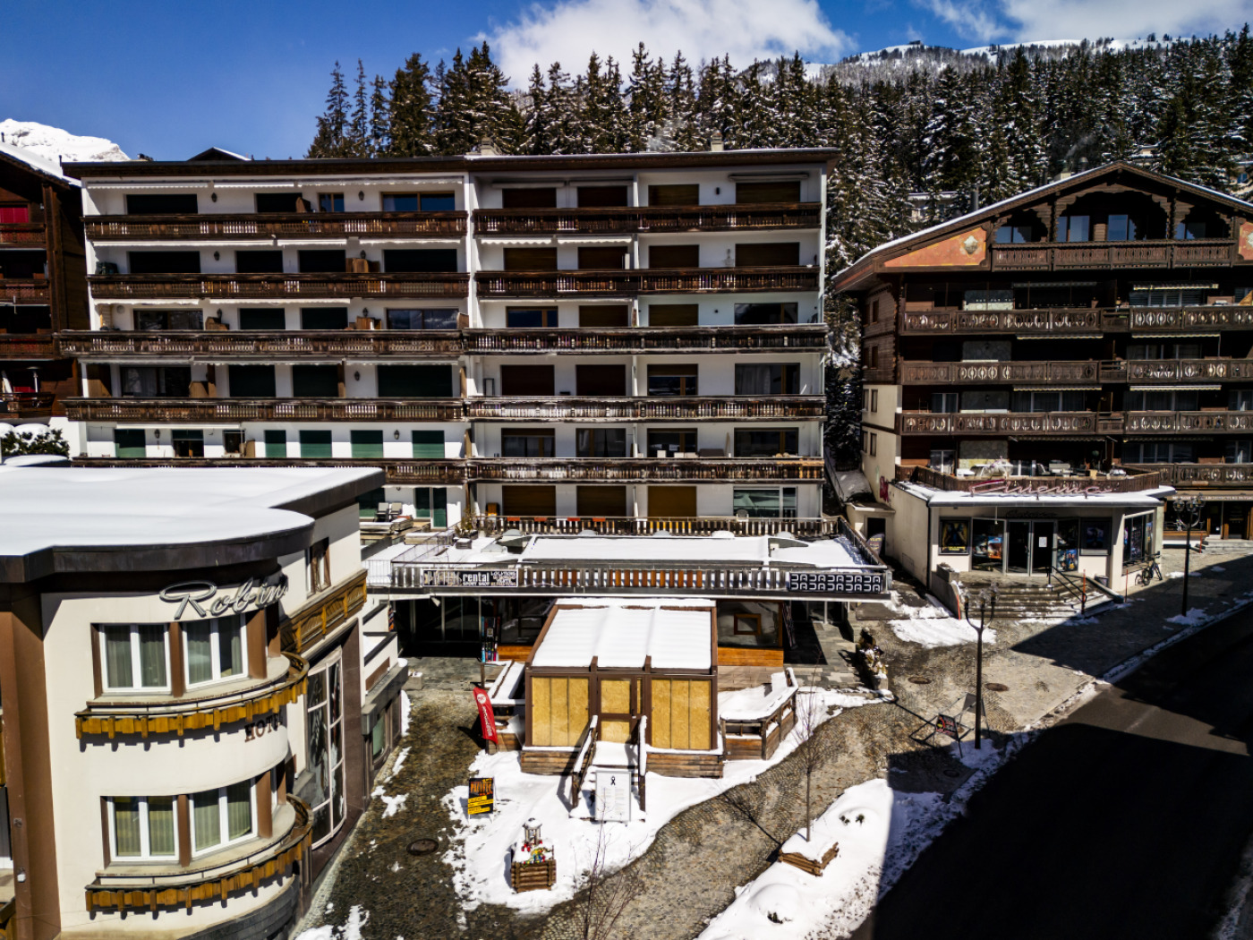 Former fire safety officer refuses to answer questions over Crans‑Montana fire Former fire safety officer refuses to answer questions over Crans‑Montana fire