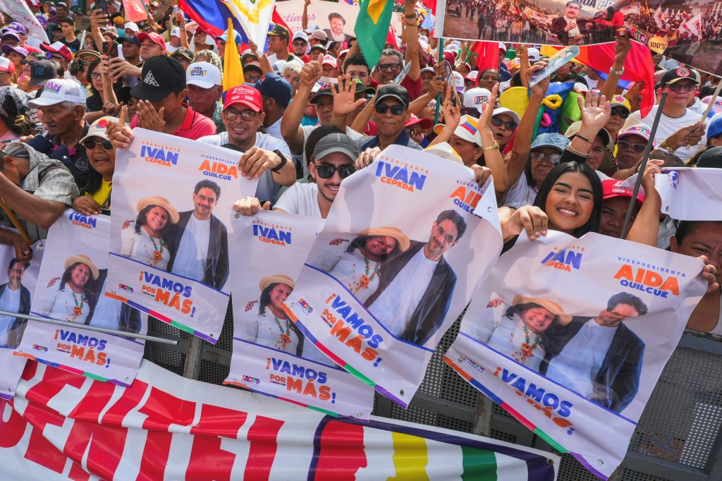 Cierra la campaña presidencial en Colombia con la izquierda en pugna por conservar el poder - SWI swissinfo.ch