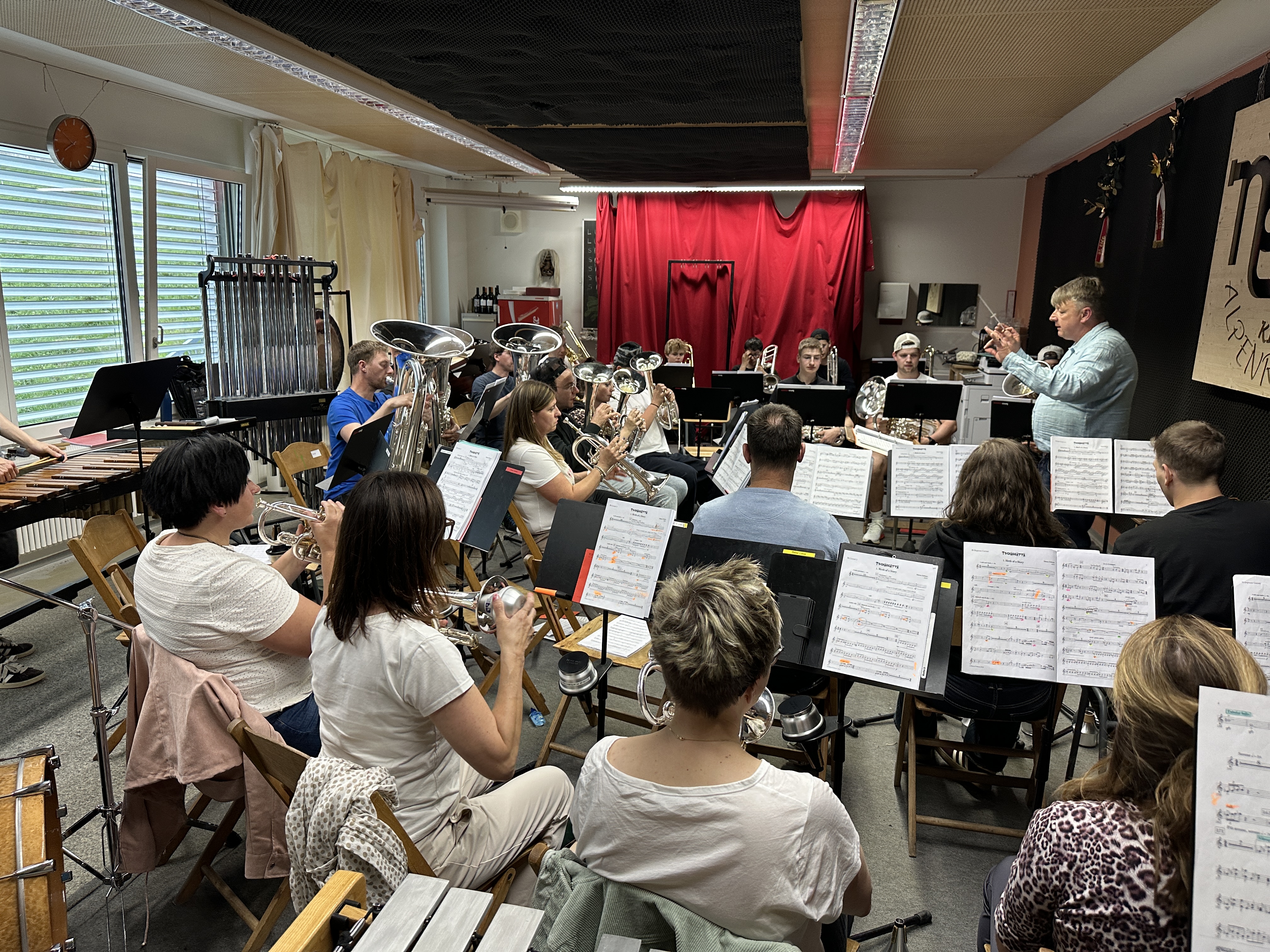 musikgesellschaft in engem proberaum