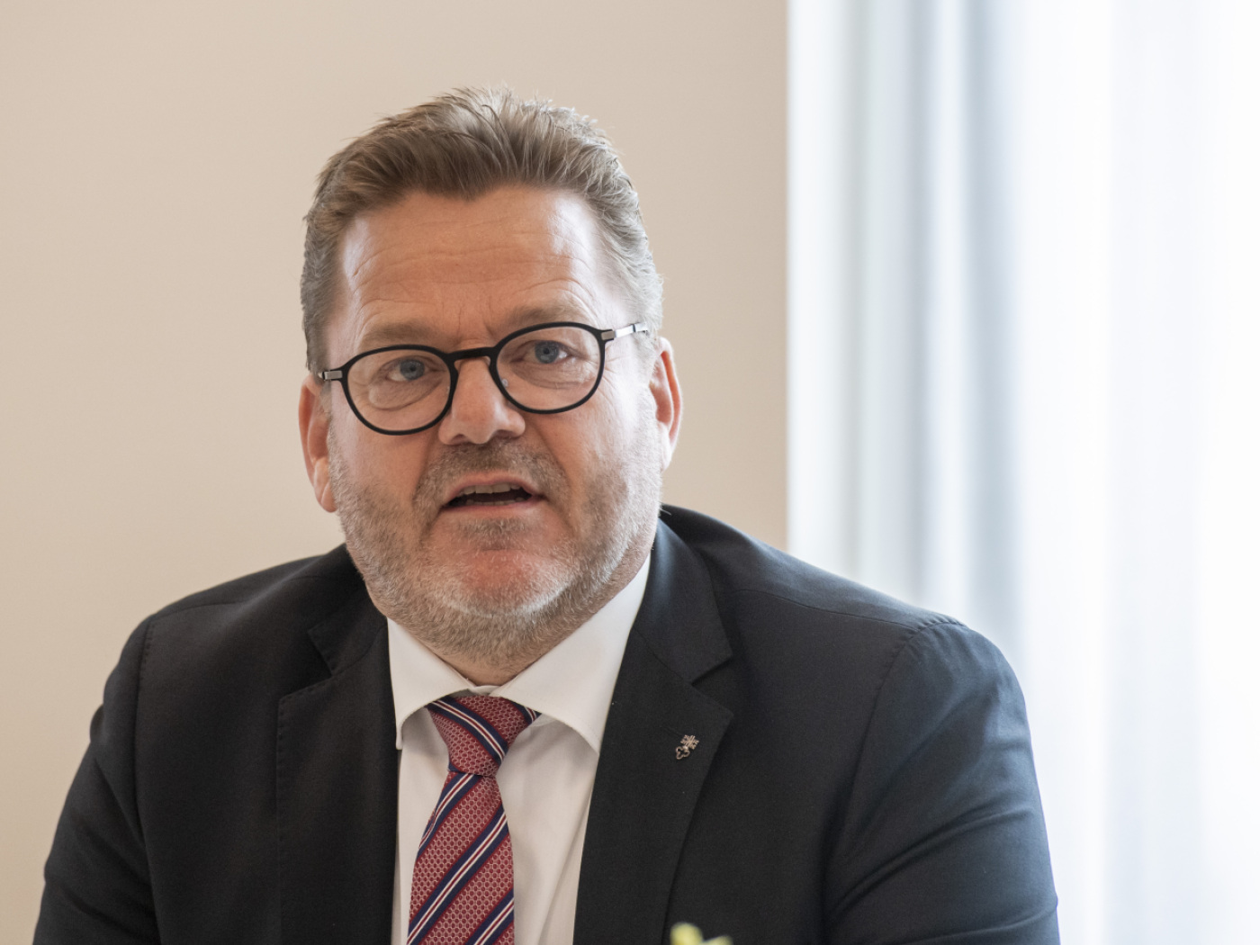 Swiss cantons object to conversion of asylum status to work permits
