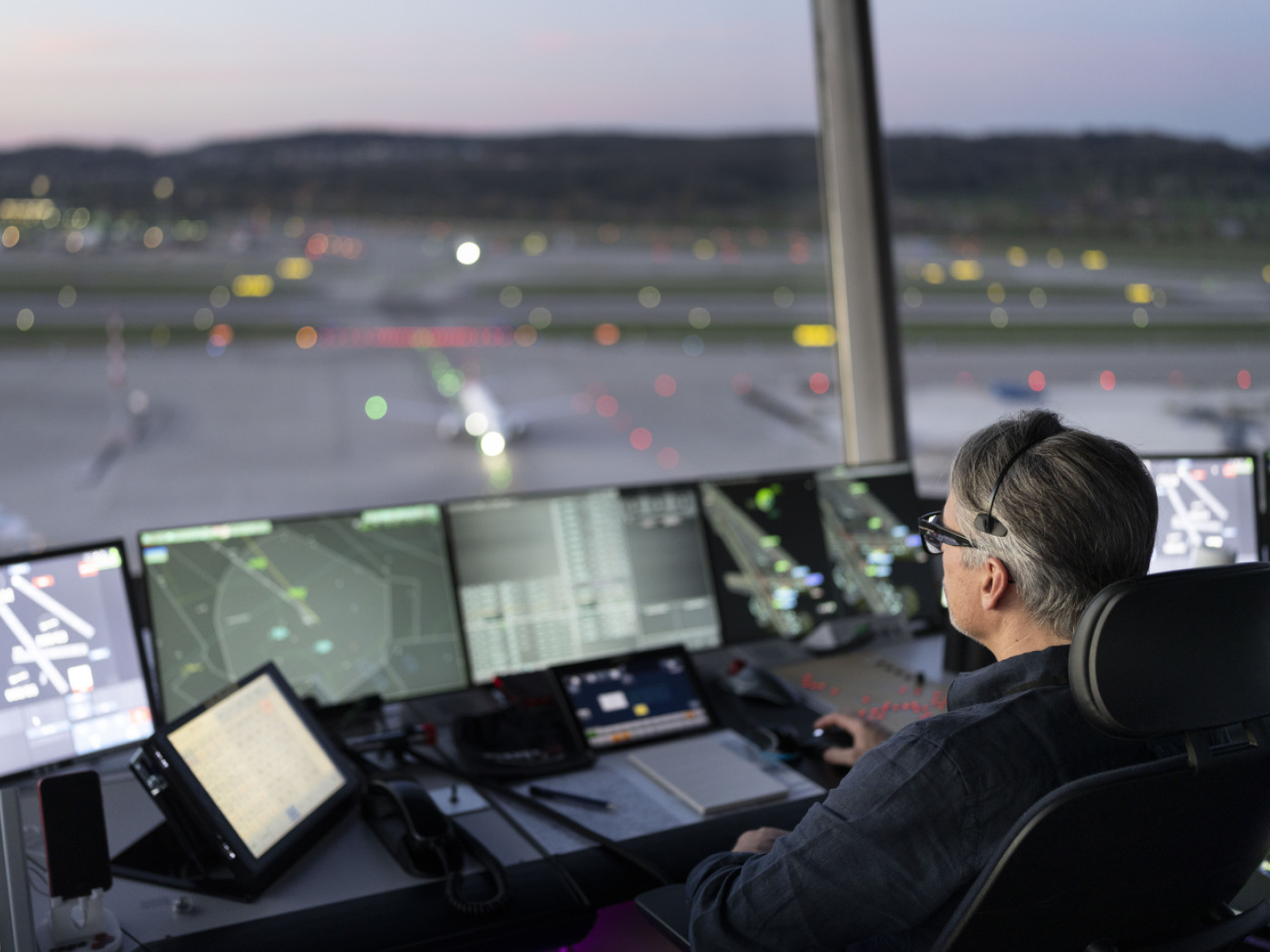 controllore skyguide al lavoro