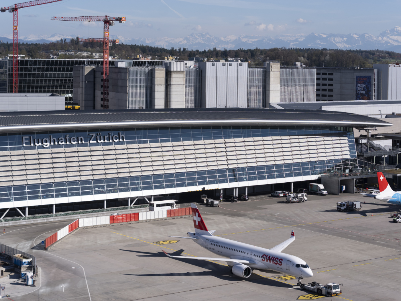 Zurich airport traffic exceeds pre-pandemic levels despite conflicts