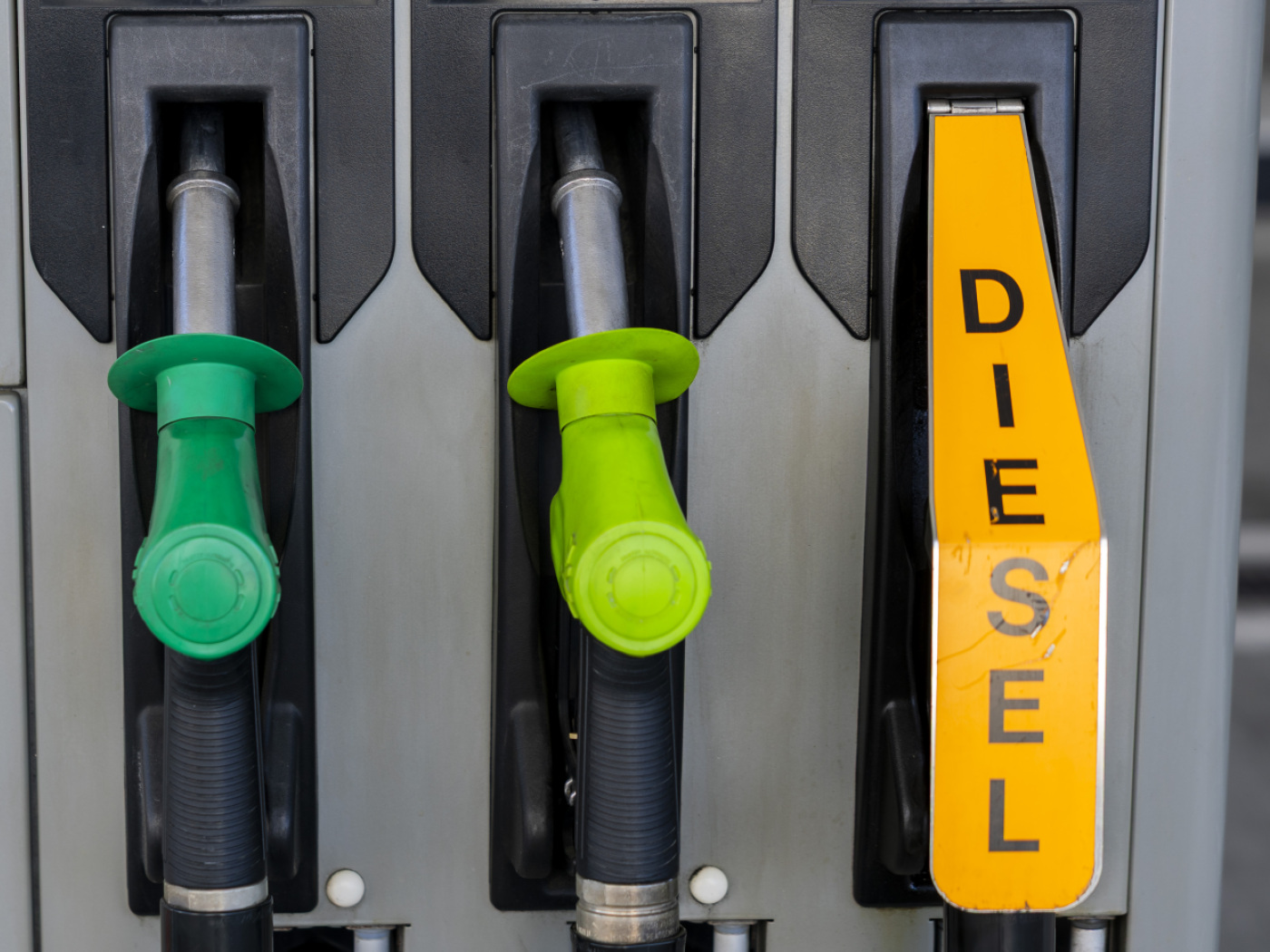 Price of petrol drops slightly in Switzerland Price of petrol drops slightly in Switzerland