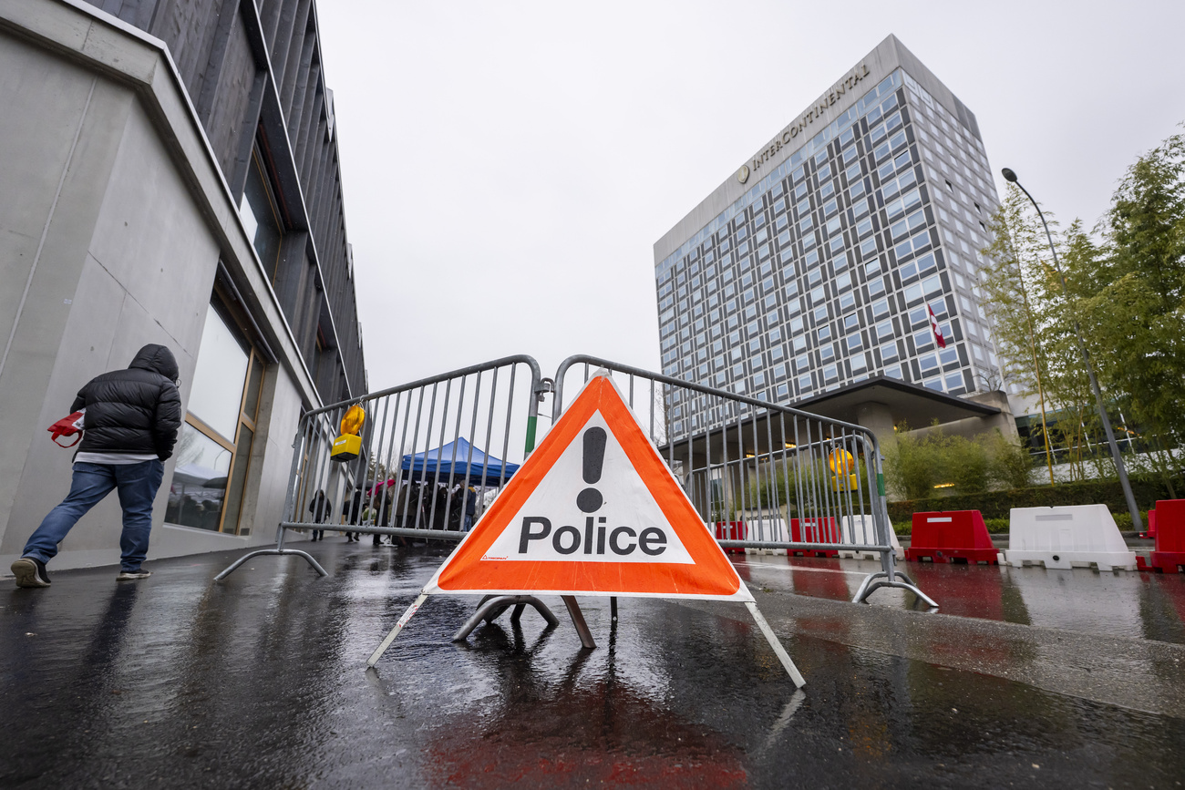 triangolo che indica la presenza della polizia