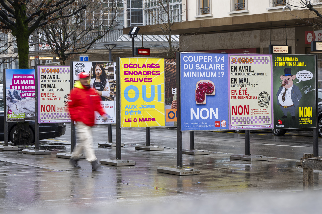 manifesti politici in vista di una votazione popolare