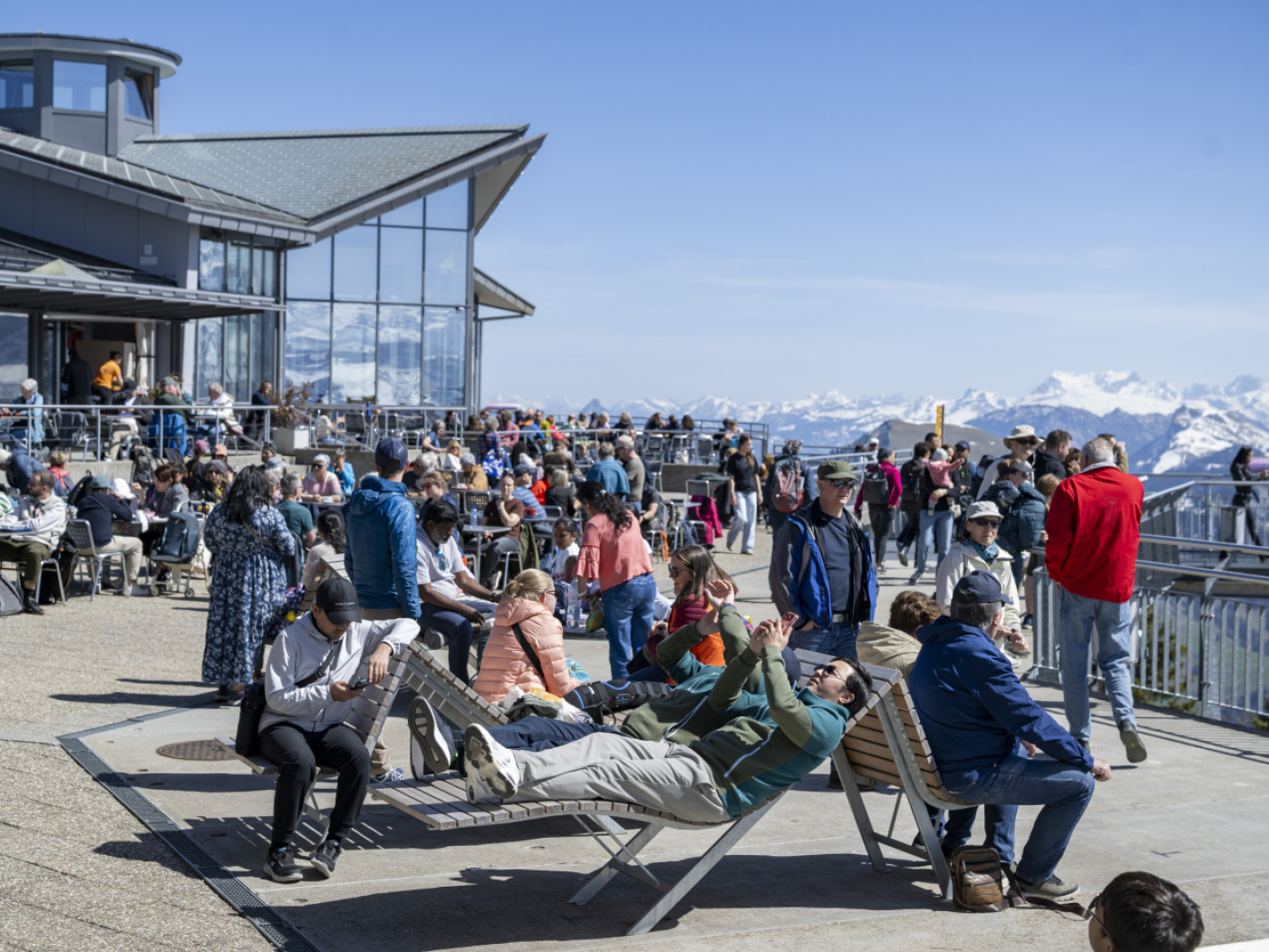 Swiss tourism faces weaker summer due to Iran war Swiss tourism faces weaker summer due to Iran war