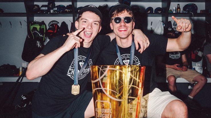Deux joueurs de hockey