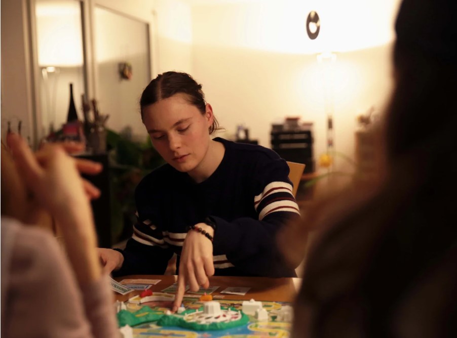 Linda et «Le Jeu de la vie» : cette jeune adulte travaille au service de restauration d'une maison de retraite et fait des études de psychologie.