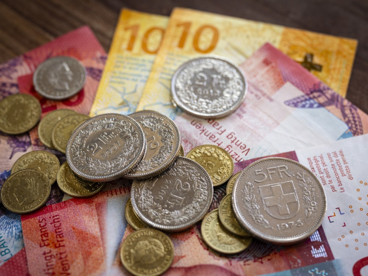 Big money spent on Swiss immigration vote campaigns Big money spent on Swiss immigration vote campaigns