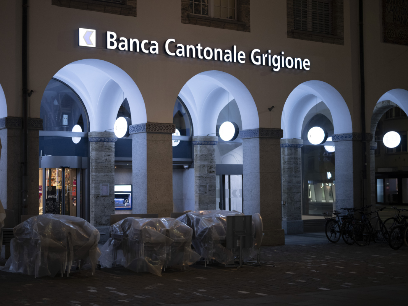 Swiss banks hit with three-digit million lawsuit