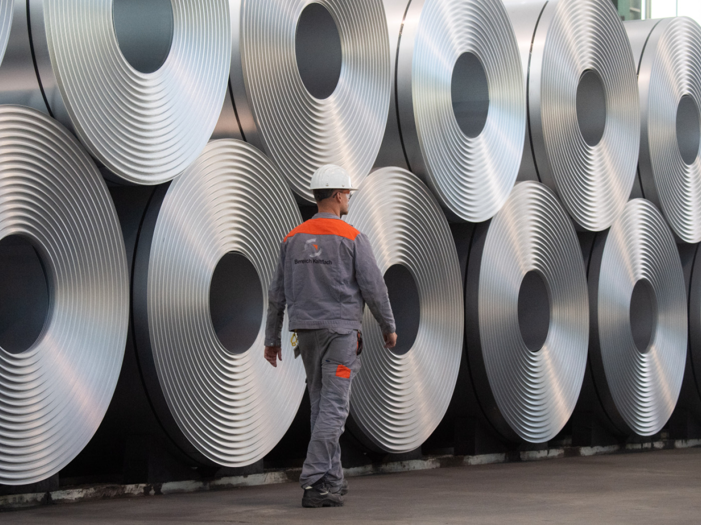 EU lawmakers adopt stricter steel tariffs