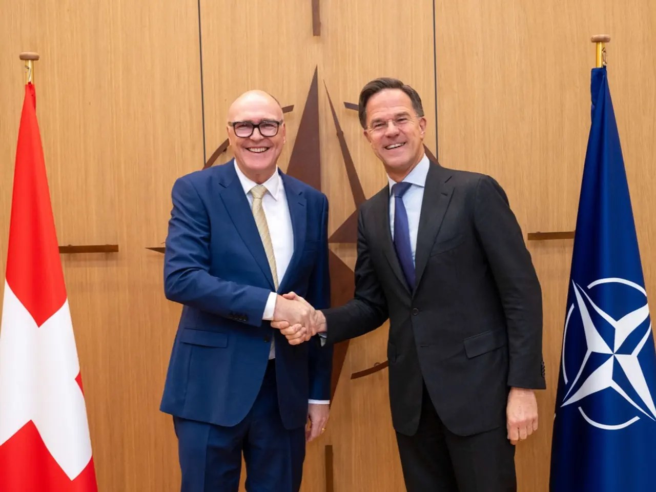 Verteidigungsminister Martin Pfister und Nato-Generalsekretär Mark Rütte im Dezember in Brüssel