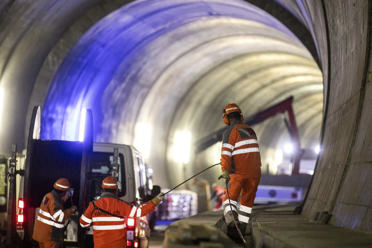 Gotthard rail tunnel overhaul costs pile up Gotthard rail tunnel overhaul costs pile up