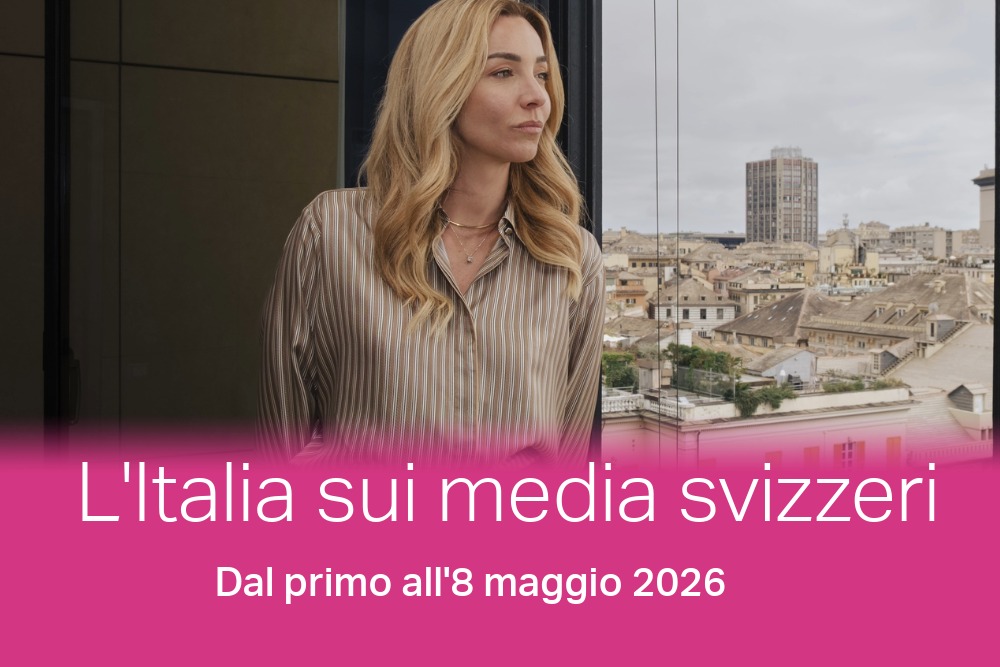 donna a una finestra