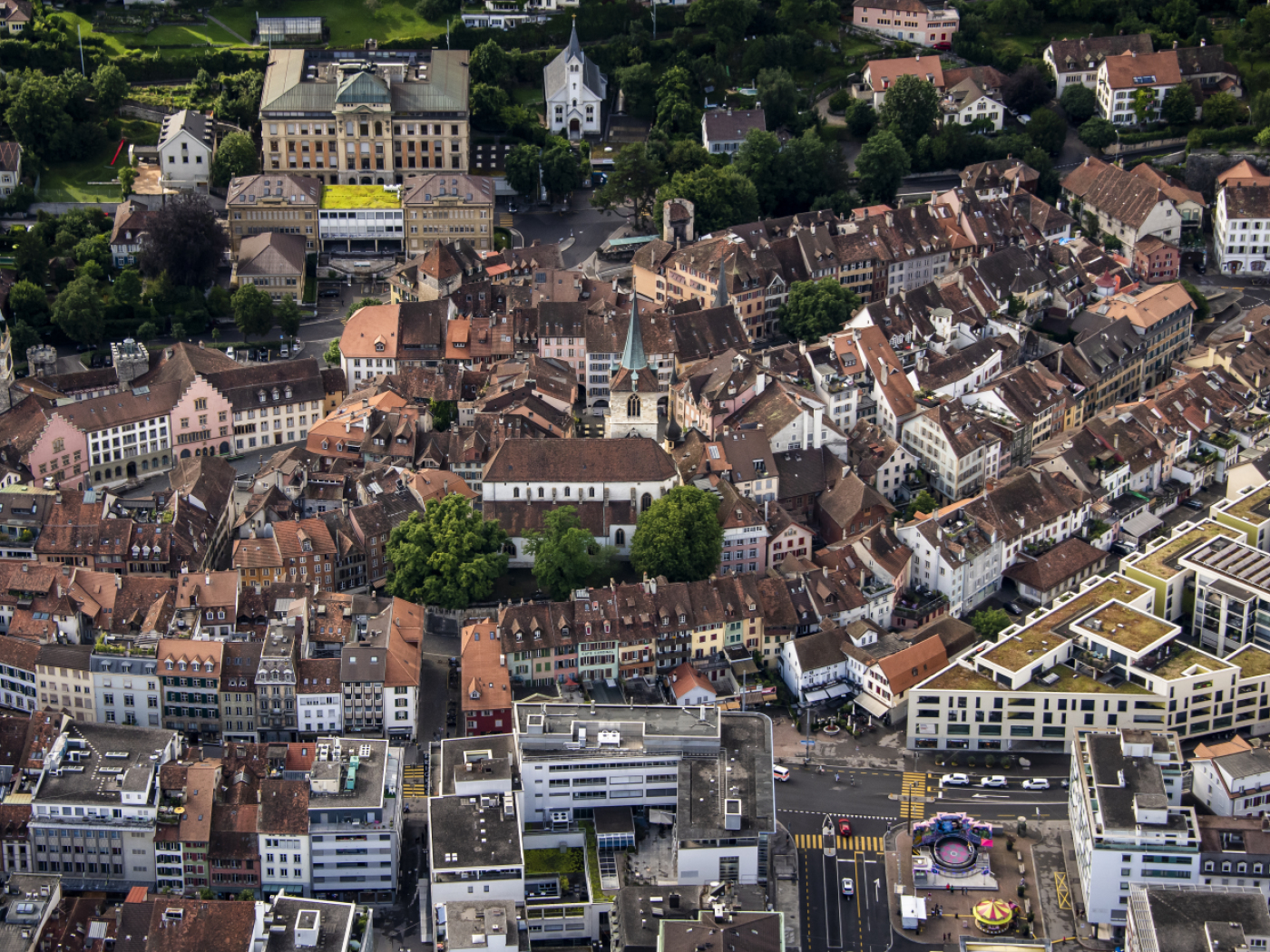 città di bienne fotografata dall'alto