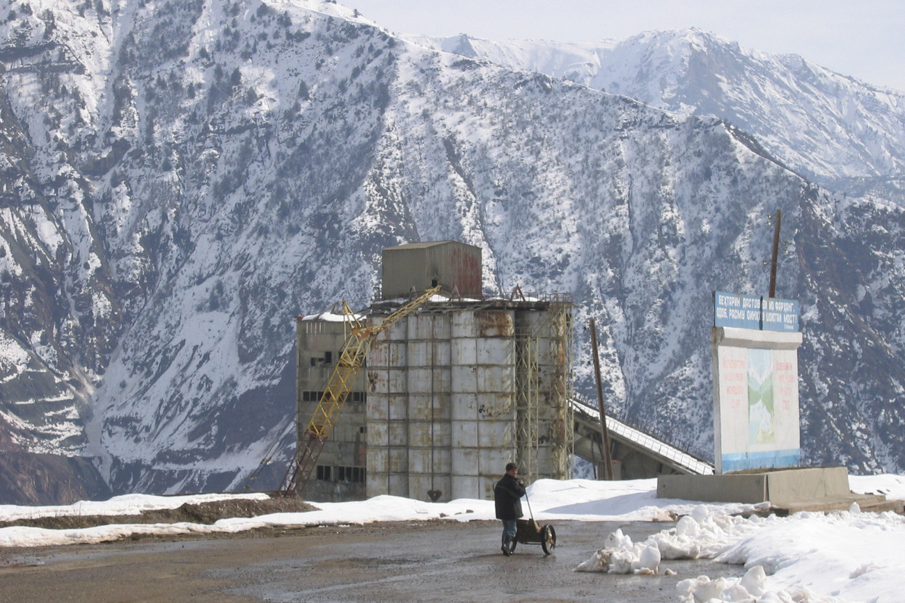 Remains 2006