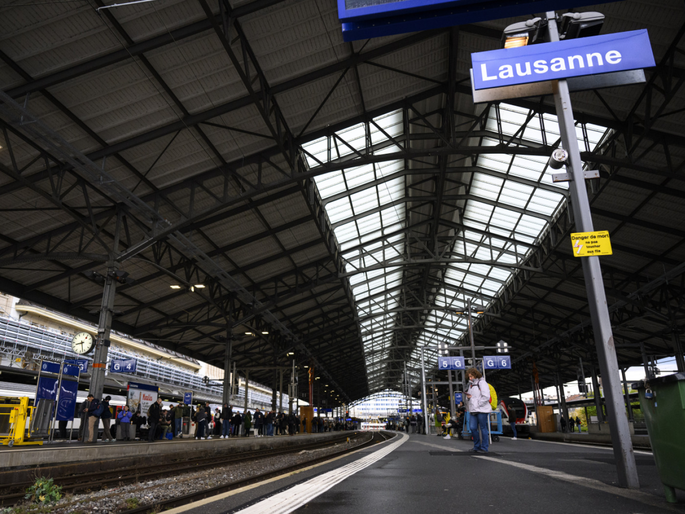 Rail services at Lausanne station have been completely suspended