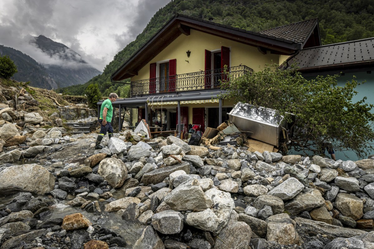 Rising Alpine Temperatures Drive Unpredictable Debris Flows in Swiss Alps, Experts Warn
