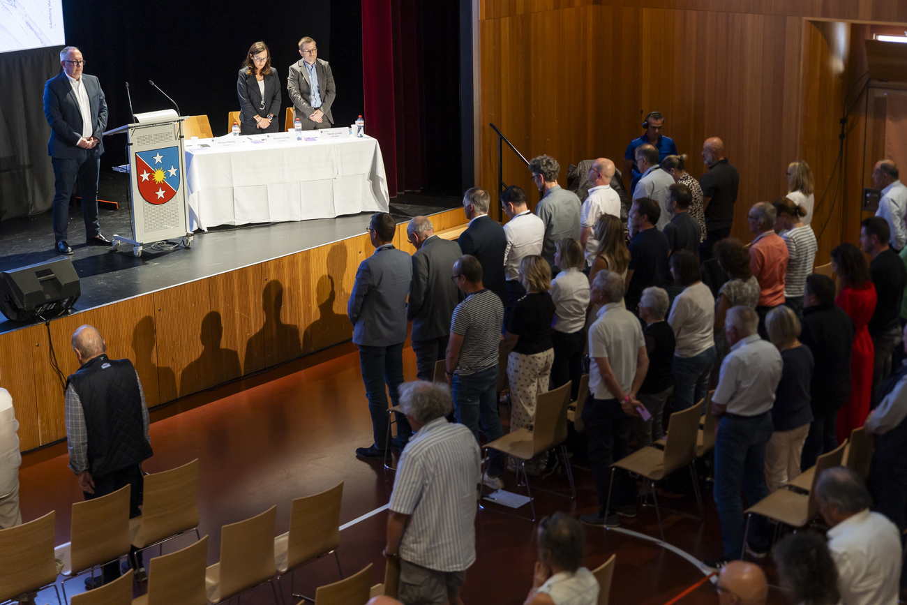 persone riunite in una sala