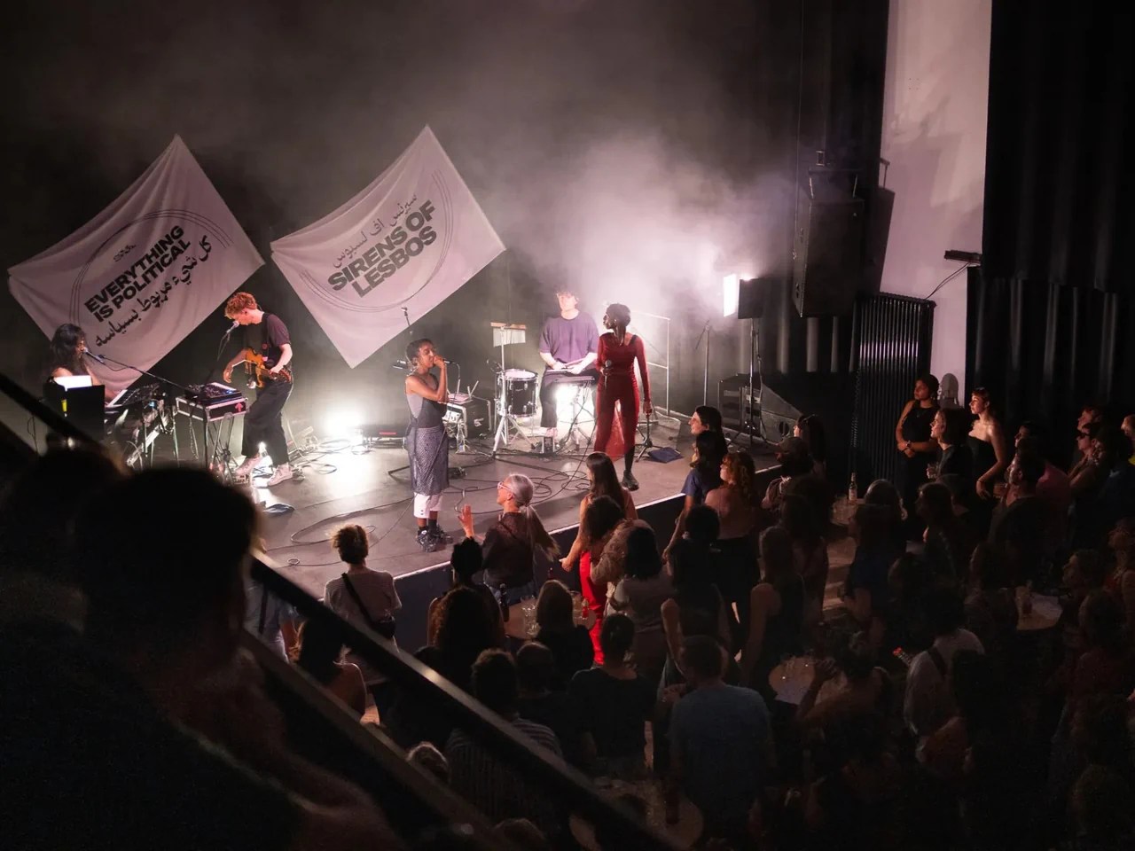 L'organisateur de concerts Bee-flat est actuellement à la limite de ses capacités : ses concerts organisés au gymnase PROGR de Berne constituent un élément essentiel de la scène musicale actuelle. Ici : le groupe Sirens of Lesbos, le 23 mai 2026.