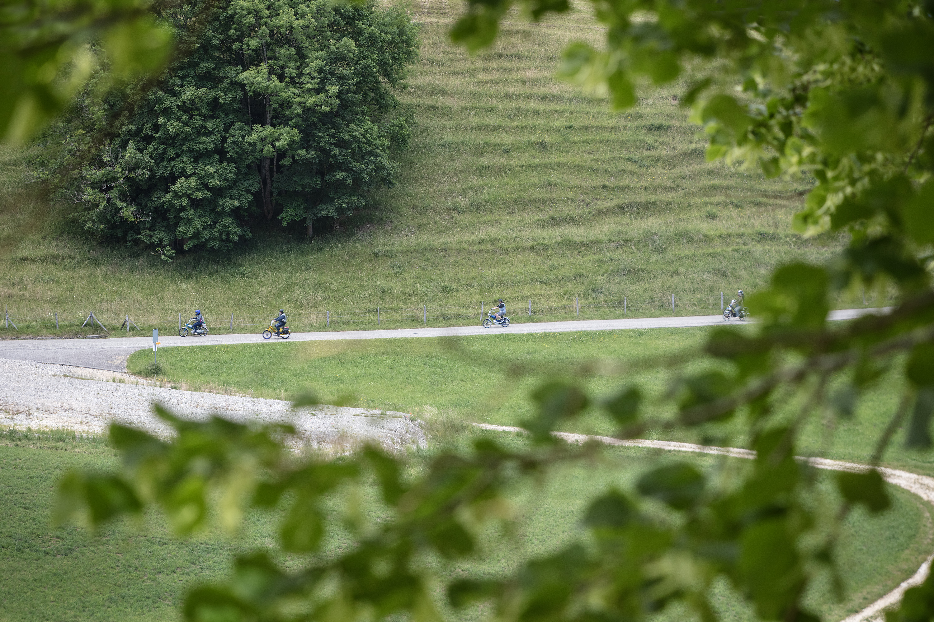 Mopeds auf Landstrassen