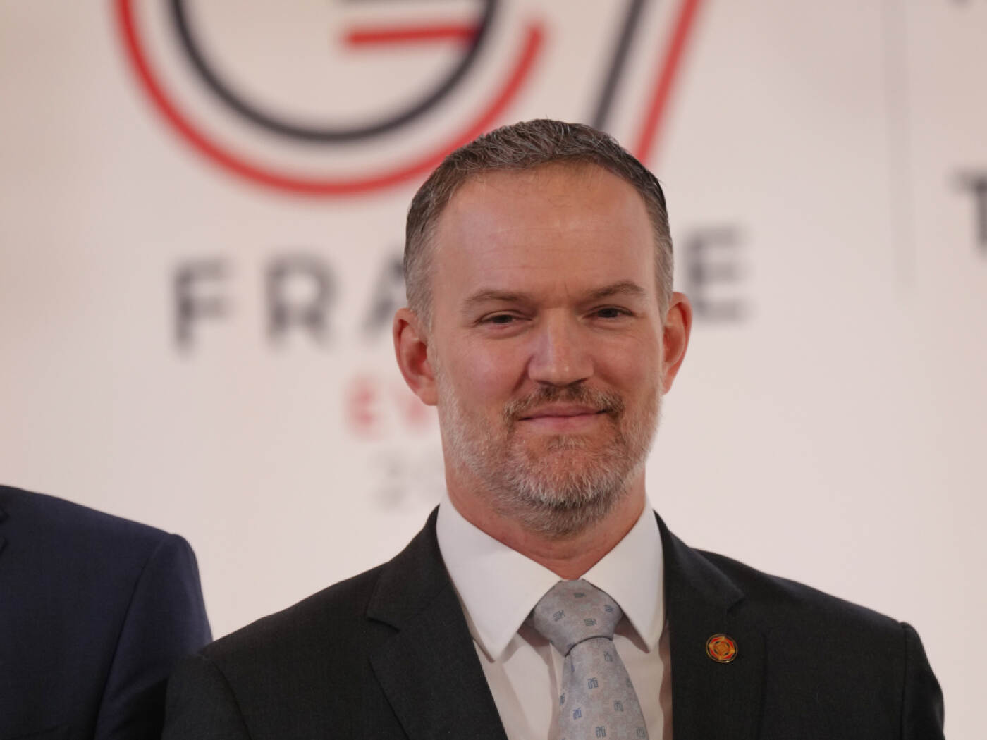 US threatens Switzerland with new punitive tariffs of 12.5%.