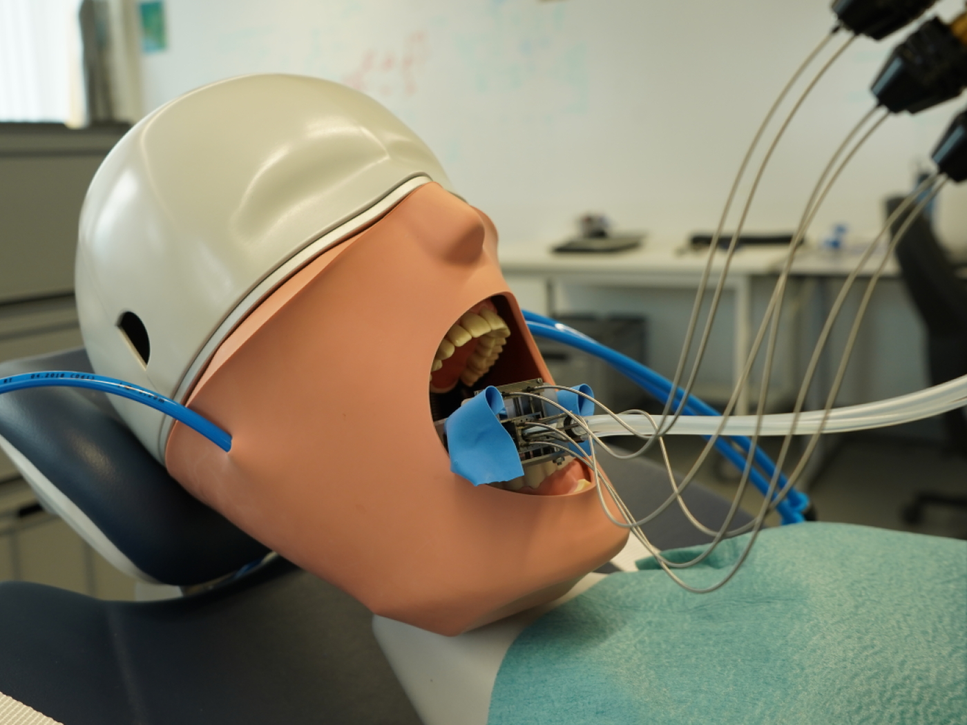 Mini-robot set to prepare teeth for crowns in future
