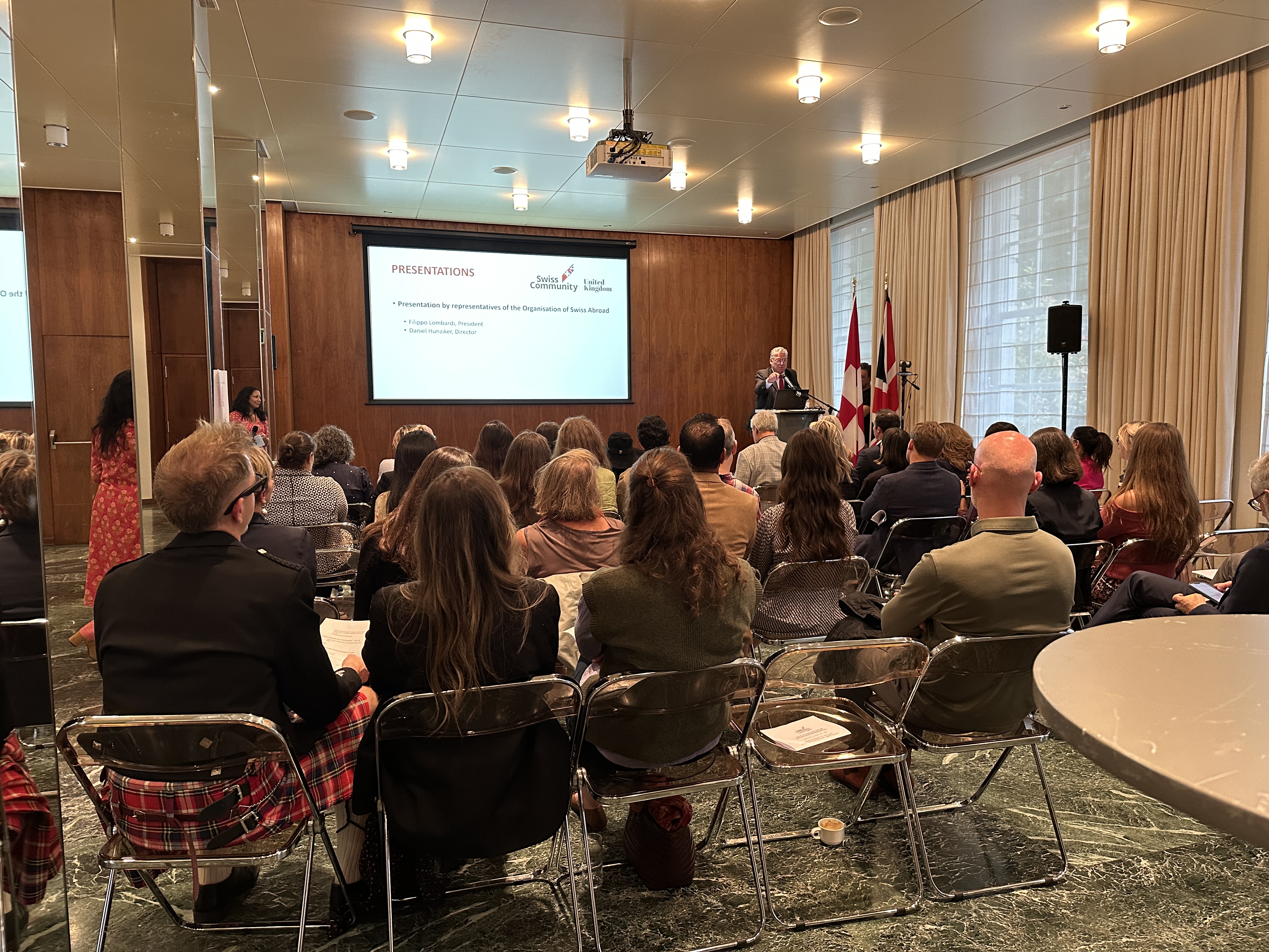 Organisation of the Swiss Abroad president Filippo Lombardi stressed the importance of maintaining momentum and securing e-voting for Swiss citizens abroad.