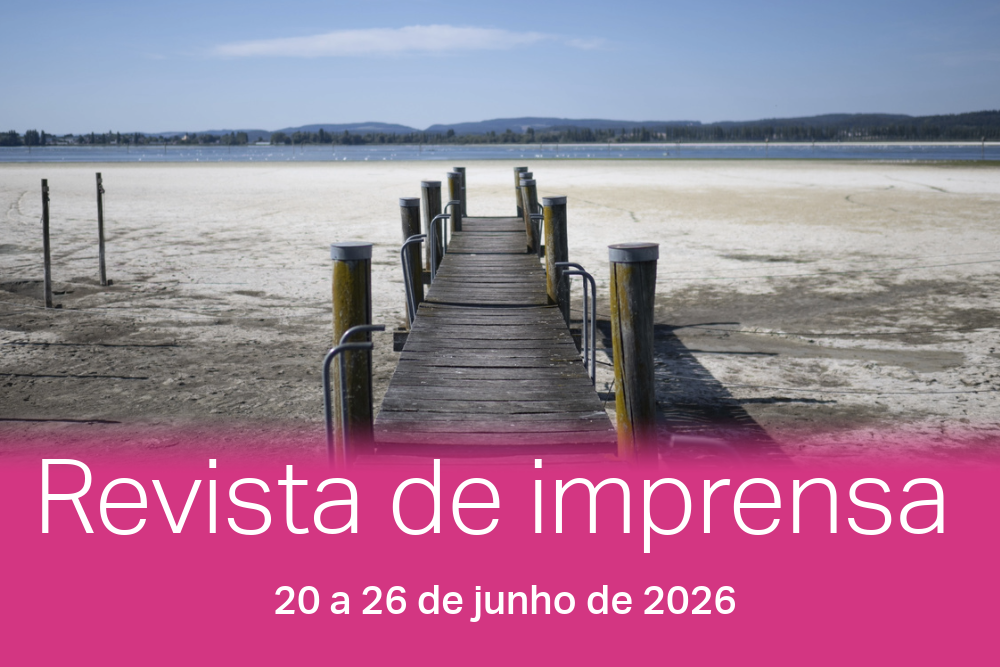 Lago seco na Suíça em 2022.