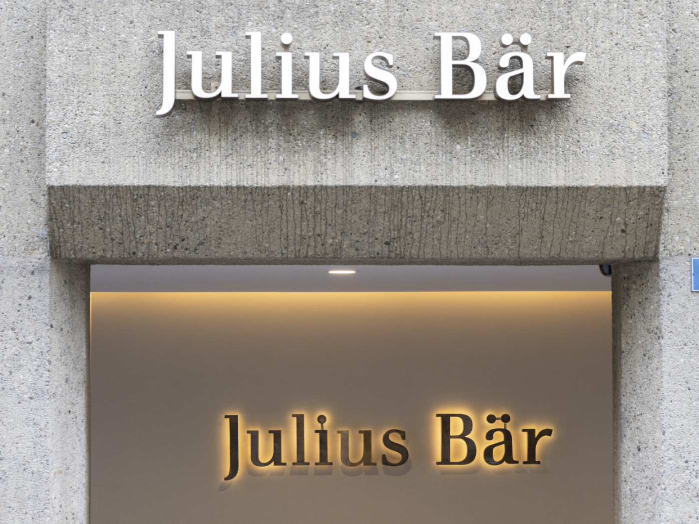 Julius Bär posts record half-year profit
