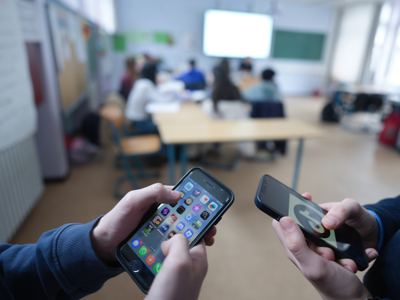Nidwalden is sticking to its ‘mobile phone ban’ in primary schools