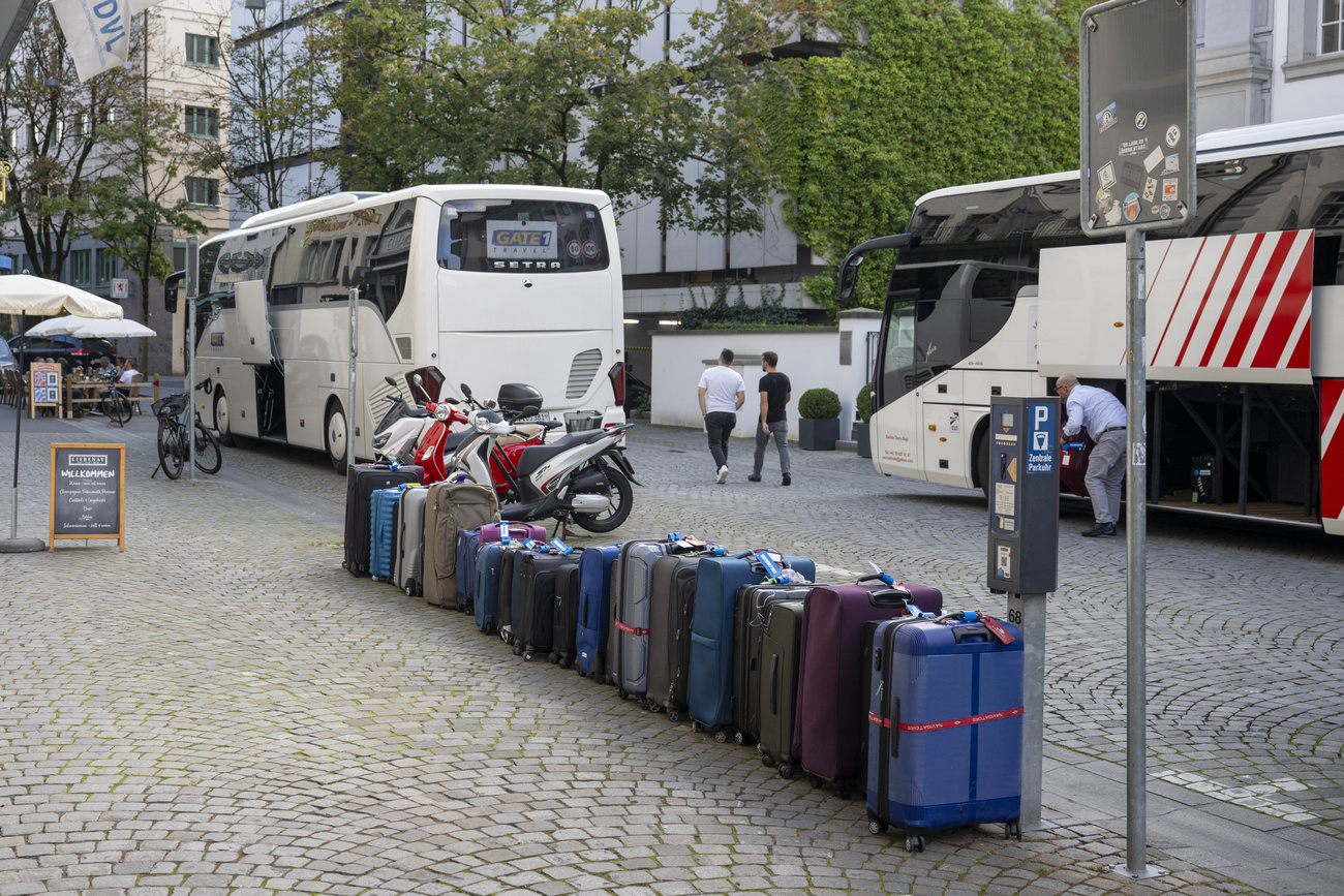 autobus e valigie