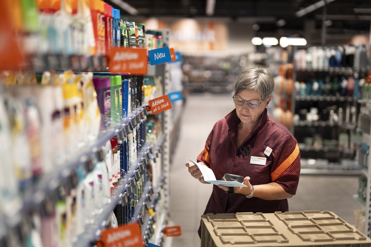 Il personale stacca alle 19: Migros lancia lo shop aperto 24 ore su 24.