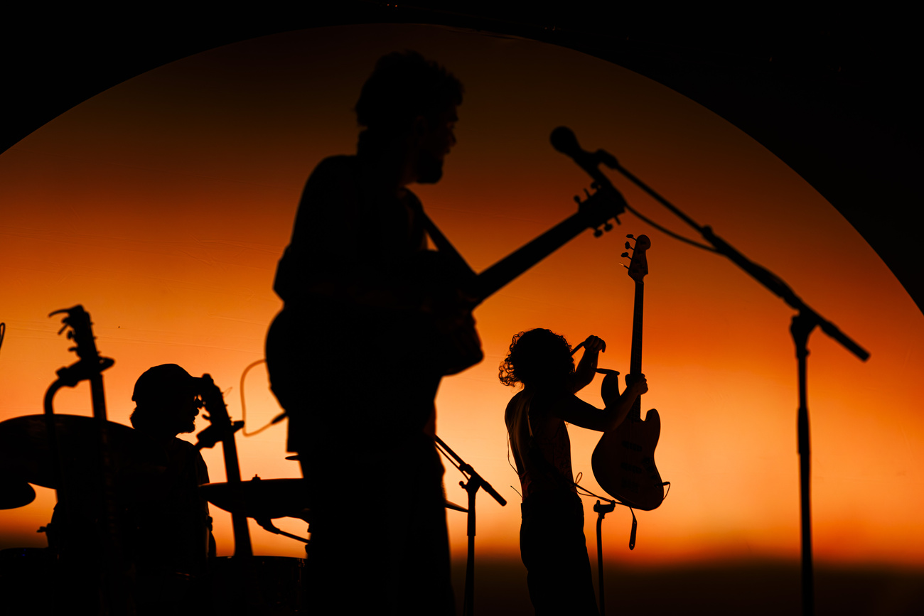 Band in controluce