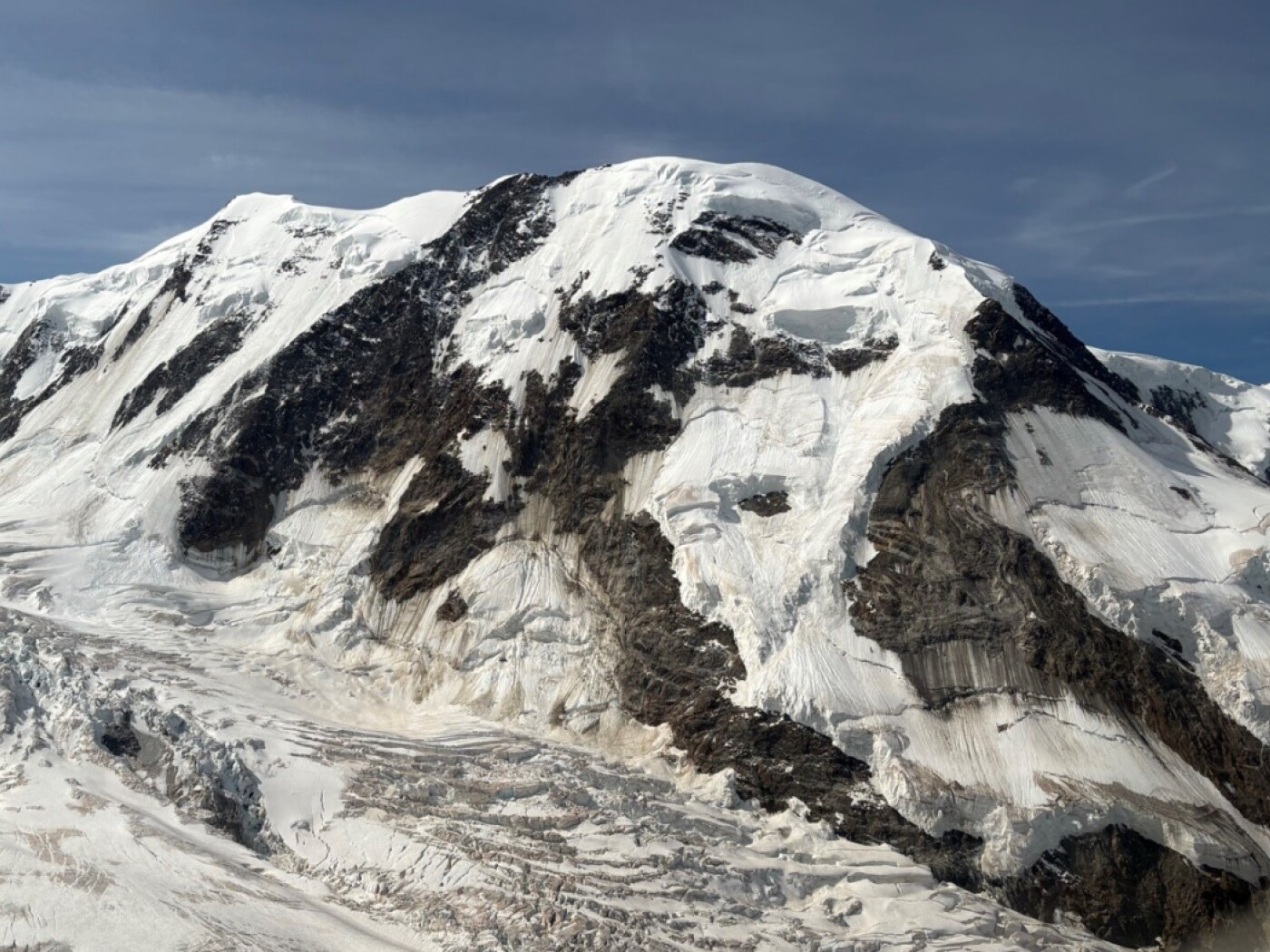 Czech mountaineer dies in Zermatt after being struck by a falling rock