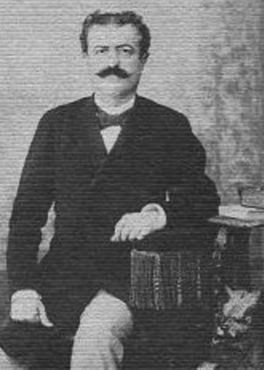 Un uomo con i baffi