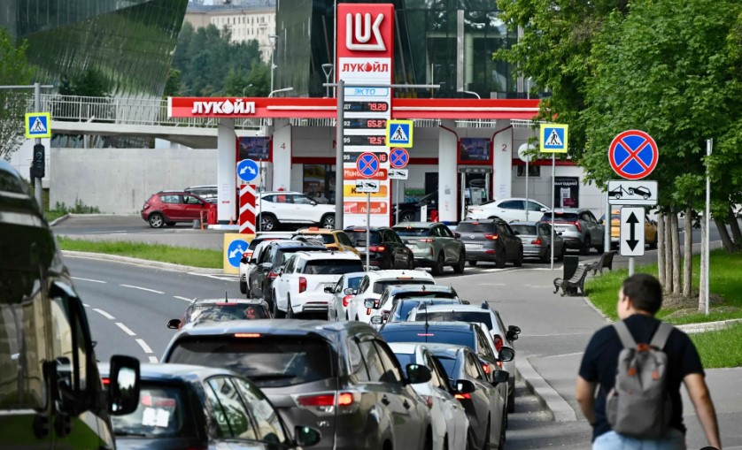 недовольство россиян пока чаще преобразуется не в протест, а в привычный режим выживания и приспособления