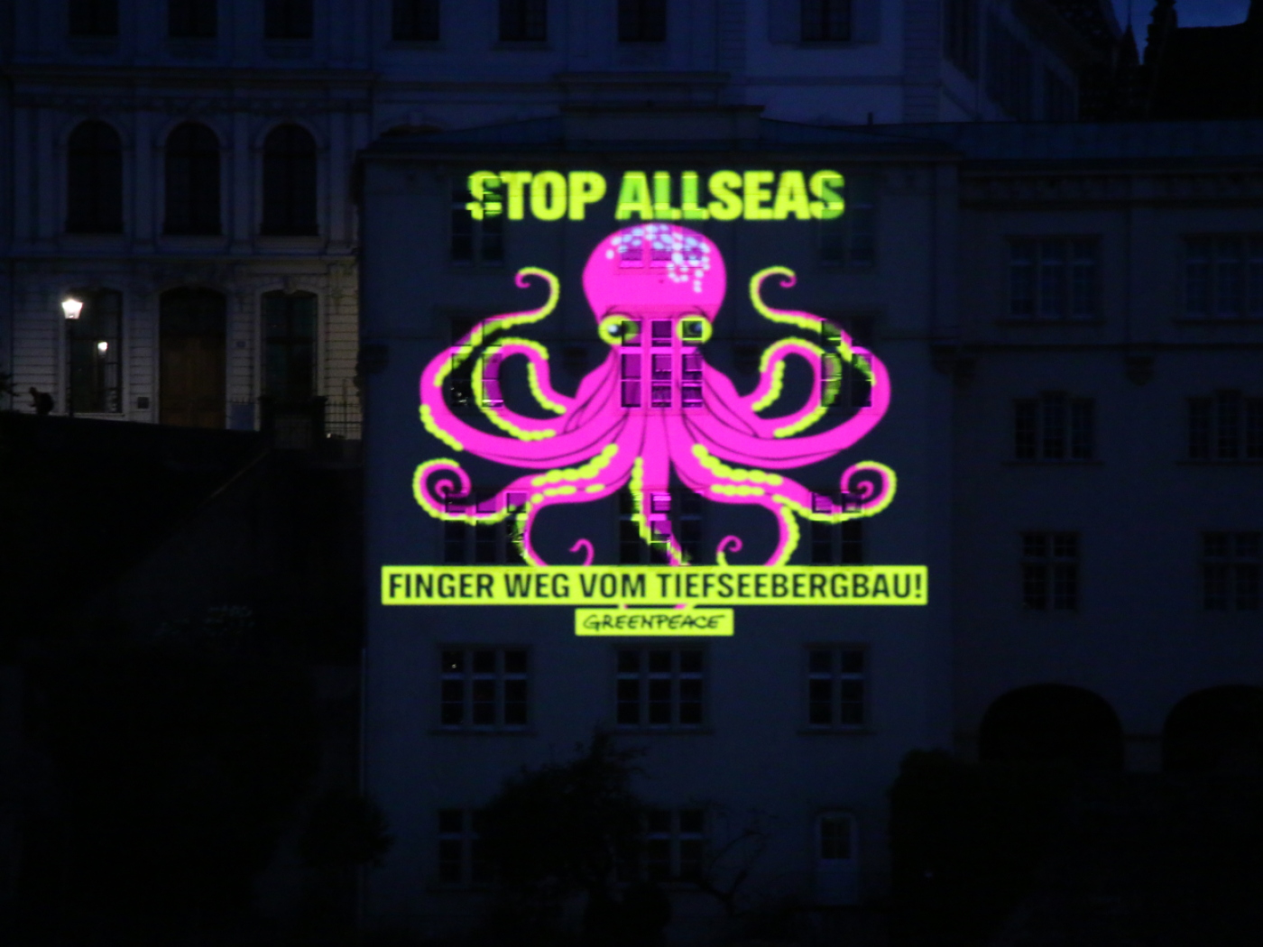 Greenpeace is protesting against deep-sea mining in Basel