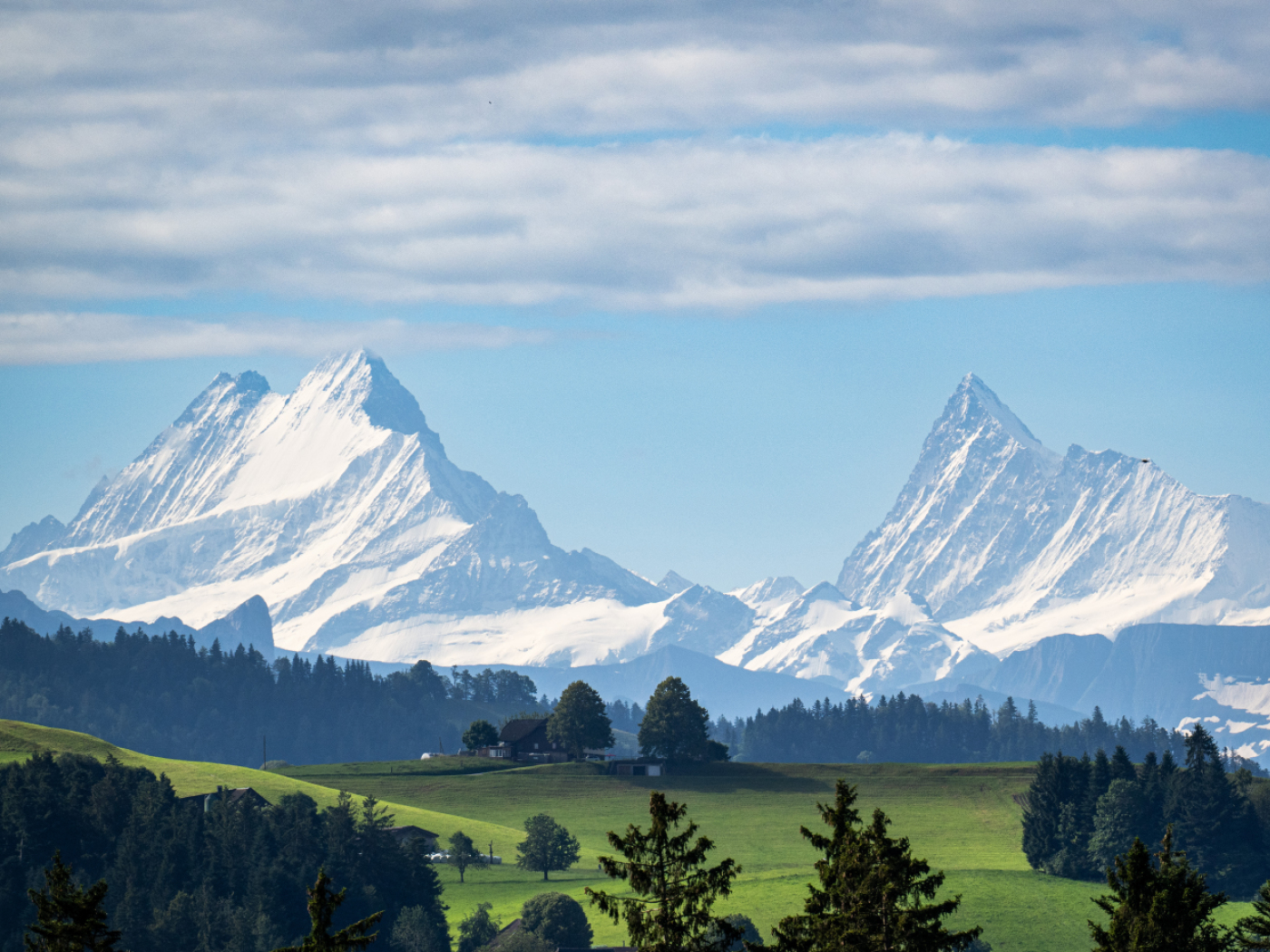 Mountaineer who fell on the Schreckhorn is rescued, injured