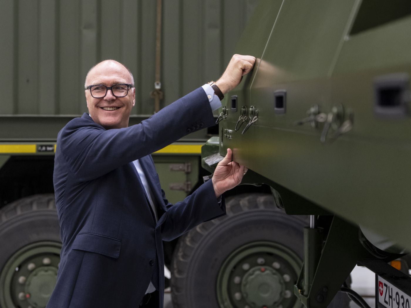 Switzerland is to purchase military equipment from Austria