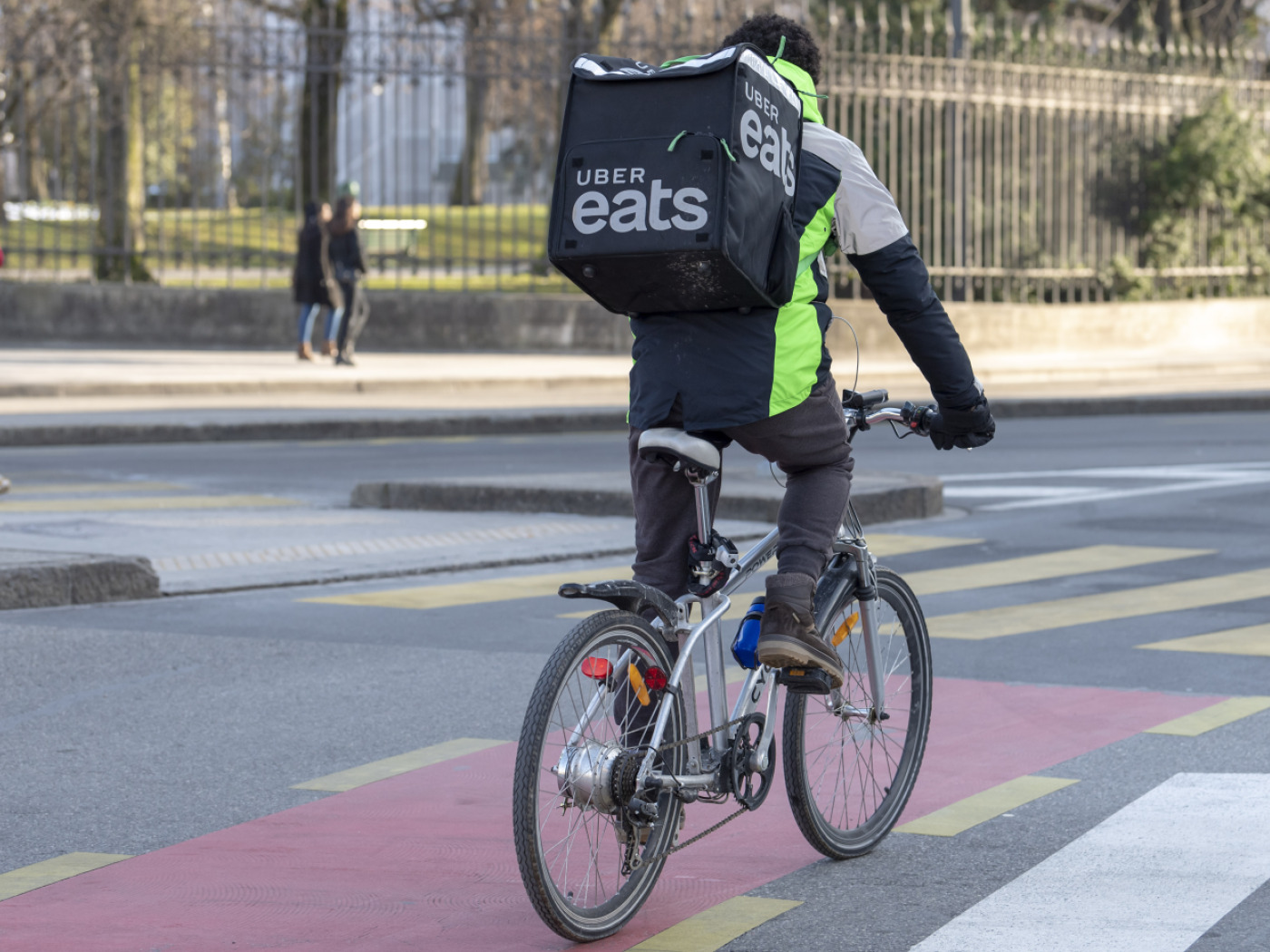 Uber Eats Switzerland must register as a postal service provider