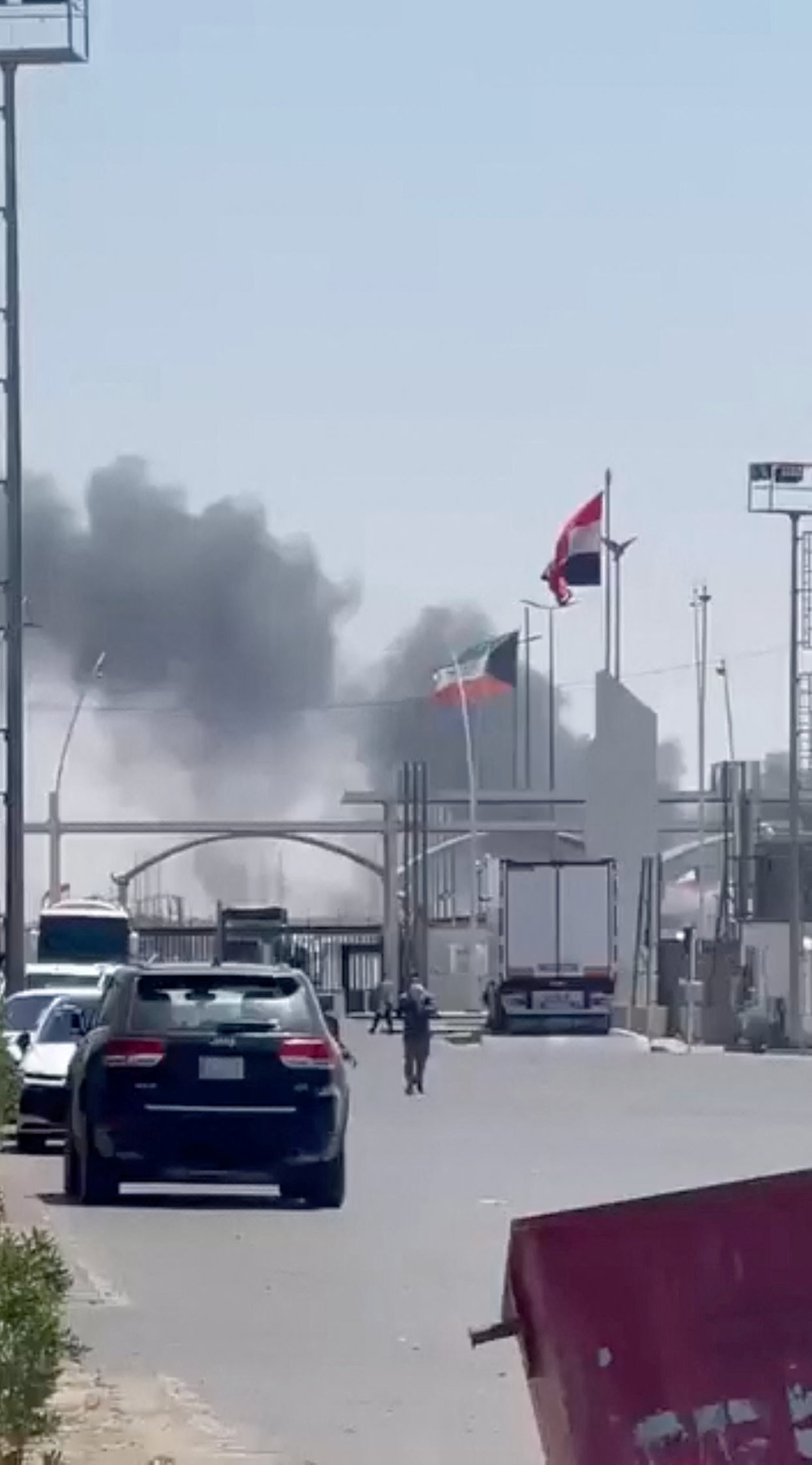 وكالة: إعادة فتح المعبر البري الرئيسي بين الكويت والعراق