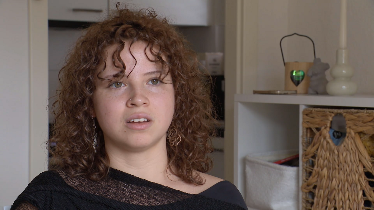 L'apprendista parrucchiera Lana Voisard condivide la sua esperienza, sostenendo di essere stata sminuita e umiliata dalla sua formatrice.