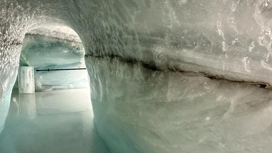 Les galeries du glacier d'Aletsch