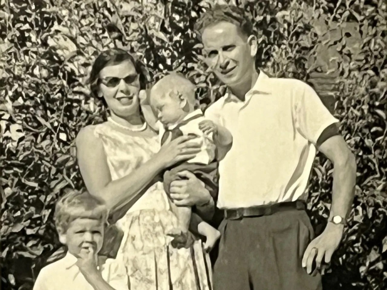 Familienfoto aus glücklichen Tagen von 1960. Als Bruno Humbel fünfeinhalb Jahre alt war, starb sein Vater an Krebs.