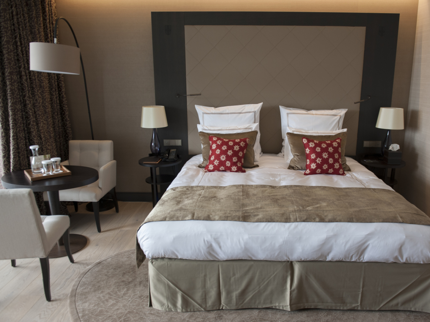 Swiss hotel sector sees a slight increase in overnight stays in July