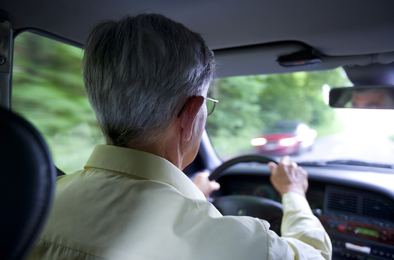 uomo al volante