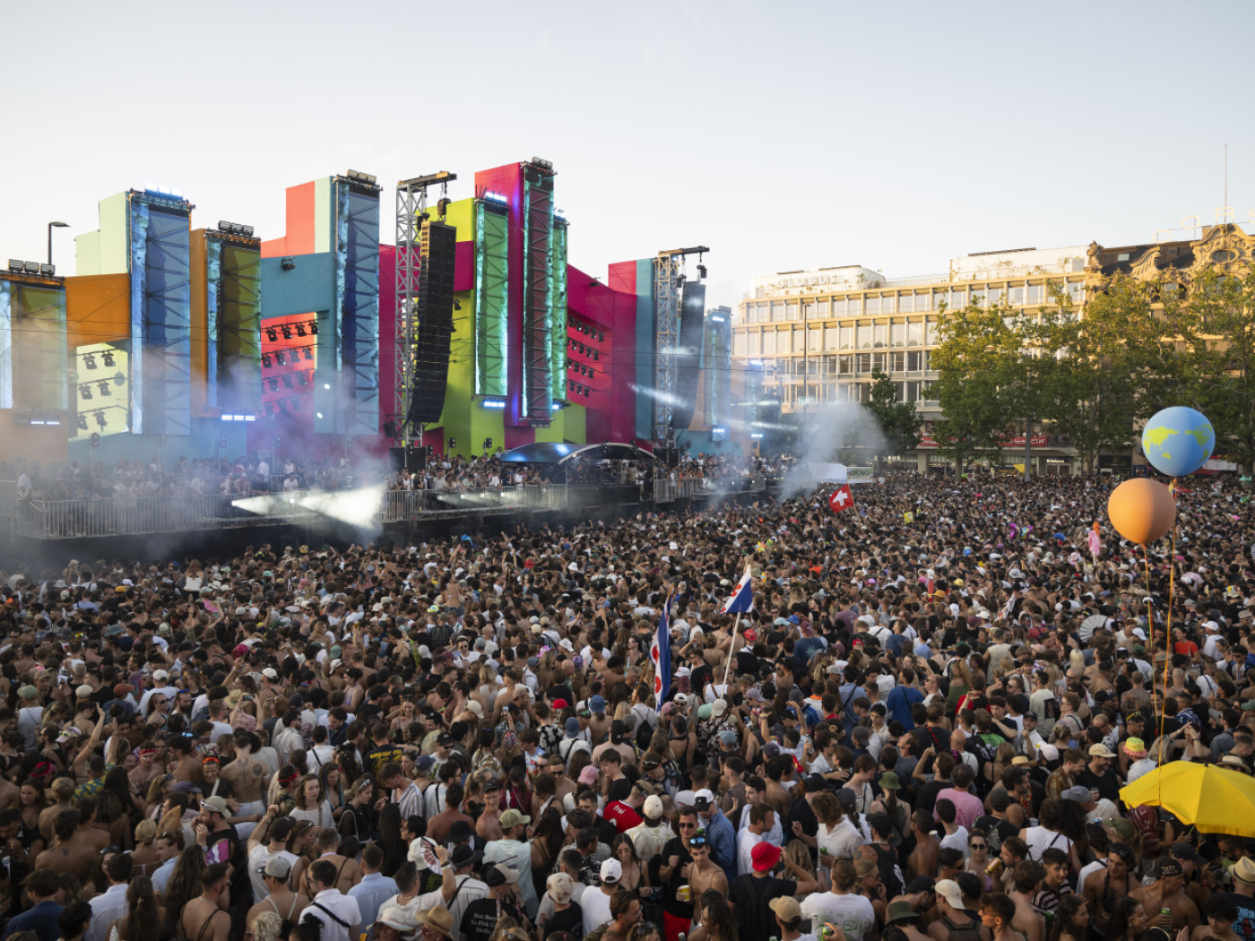 906 medical treatments and 30 arrests at the Street Parade