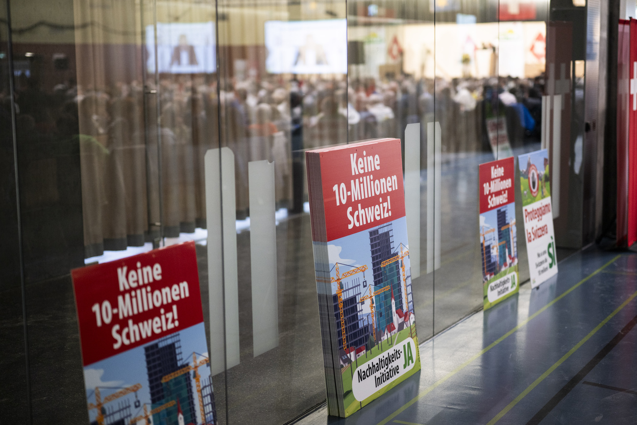 Campagne référendaire « Non à une Suisse à 10 millions d'habitants »