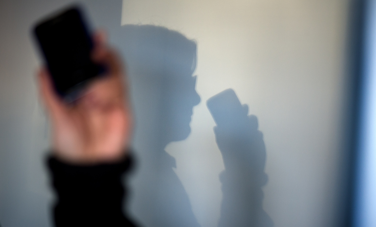 Persona al telefono